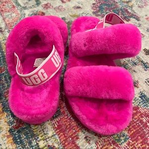 UGG SLIPPERS